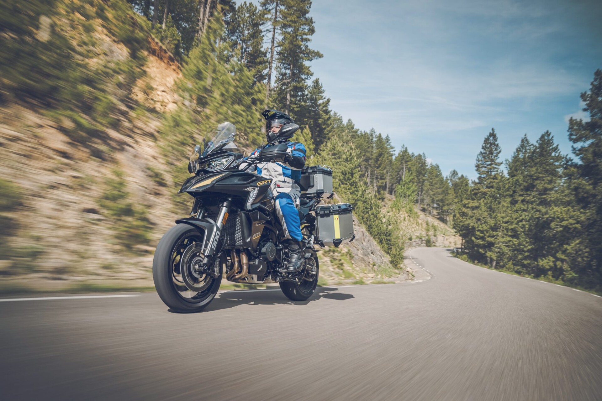 QJ Motor SRT 900SX 1