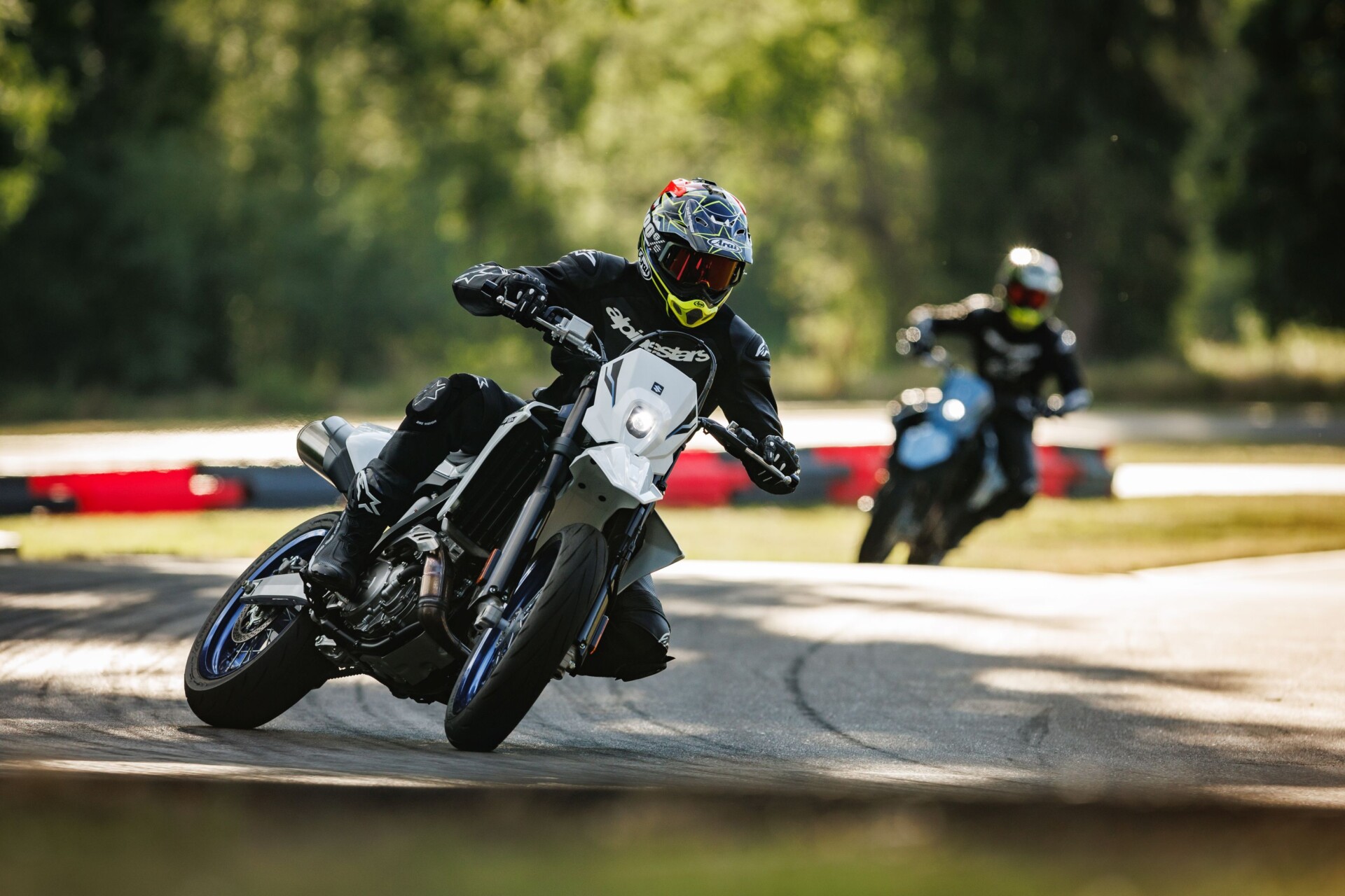 DR Z400SMRLM5 Action 69