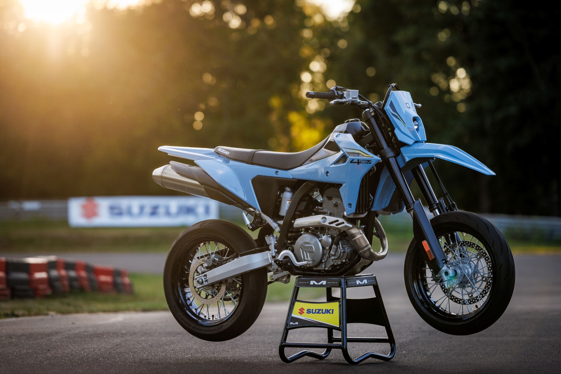 DR Z400SMRLM5 Action 76