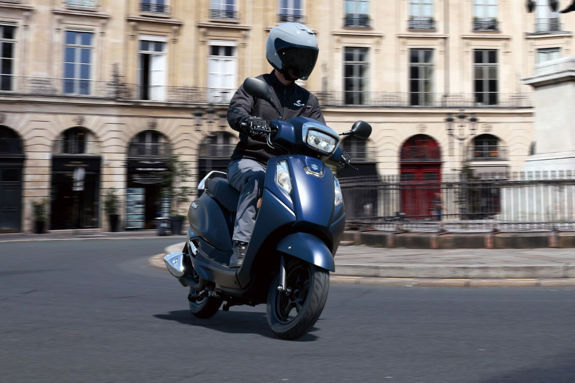 Address 125 M6 Action 05