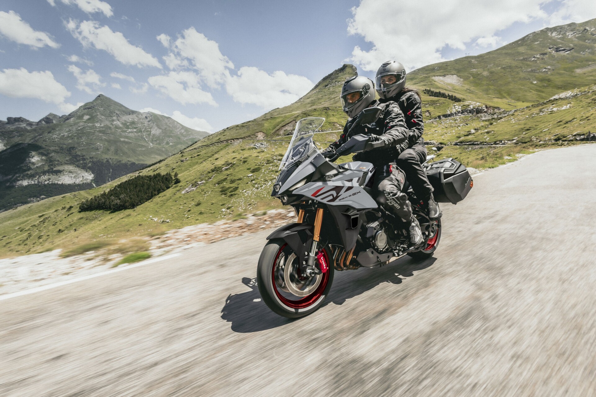 GSX S1000GX M6 Action 06